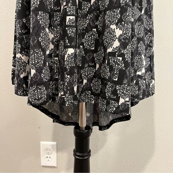 LuLaRoe Carly Arabic Print Women's short sleeve casual dress size xs - Picture 4 of 10